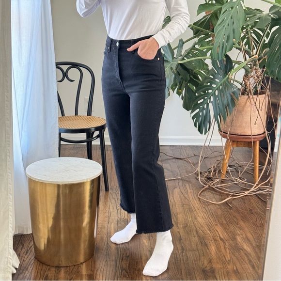 Levi’s Crop Flare Black Jeans - Picture 2 of 4